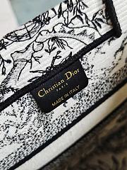 	 Colestore Dior Book Tote Bag Astrological/Sun & Moon White and Black Embroidery Motif 26.5 x21 x14 cm - 5