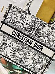 	 Colestore Dior Book Tote Bag Astrological/Sun & Moon White and Black Embroidery Motif 26.5 x21 x14 cm - 4