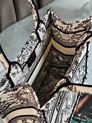 	 Colestore Dior Book Tote Bag Astrological/Sun & Moon White and Black Embroidery Motif 26.5 x21 x14 cm - 2