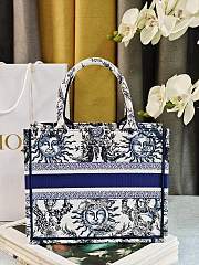 	 Colestore Dior Book Tote Bag Astrological/Sun & Moon Navy and White Embroidery Motif 26.5 x21 x14 cm - 6