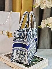 	 Colestore Dior Book Tote Bag Astrological/Sun & Moon Navy and White Embroidery Motif 26.5 x21 x14 cm - 2