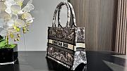 Colestore Dior Book Tote “Butterfly Around The World” Embroidery White 26.5x21x14 cm - 5