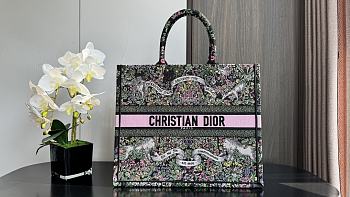 	 Colestore Dior Book Tote “Butterfly Around The World” Embroidery Pink 41.5 × 34.5 × 16 cm