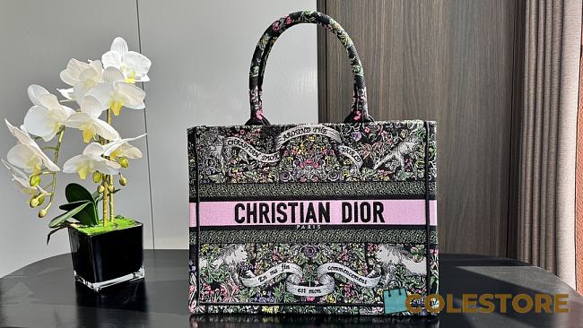 	 Colestore Dior Book Tote “Butterfly Around The World” Embroidery Pink 36.5x28x14cm  - 1