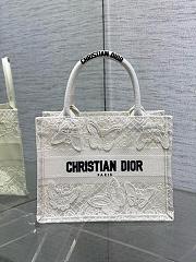 	 Colestore Dior Book Tote D-Lace Butterfly Motif Canvas White 26.5 x21 x14 cm - 1