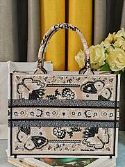 Colestore Dior Book Tote Butterfly Bandana Motif Canvas Beige 36.5x28x14cm  - 3