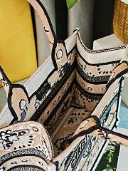 Colestore Dior Book Tote Butterfly Bandana Motif Canvas Beige 26.5 x21 x14 cm - 5