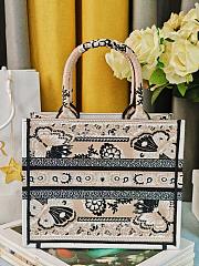 Colestore Dior Book Tote Butterfly Bandana Motif Canvas Beige 26.5 x21 x14 cm - 2