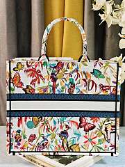 Colestore Dior Large Book Tote Toile De Jouy Fantastica 41.5x34.5x16cm - 2