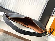 Colestore Louis Vuitton Low Key Cookie MM Black 32 x 26 x 5 cm - 4