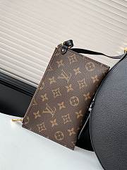 Colestore Louis Vuitton Low Key Cookie MM Black 32 x 26 x 5 cm - 3
