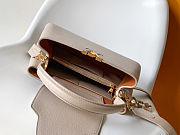 Colestore Louis Vuitton Capucines MM Souple Walnut Greige 33 x 24 x 12 cm - 4