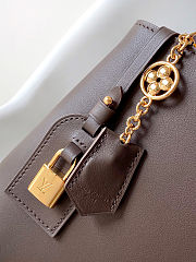 Colestore Louis Vuitton Capucines MM Souple Calfskin Leather Chocolate 33 x 24 x 12 cm - 2