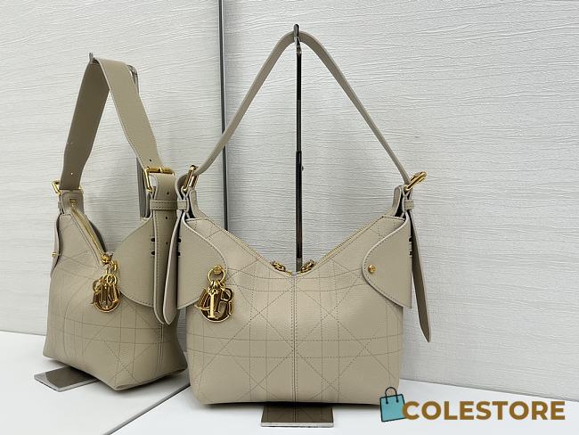 Colestore Dior Small Voyage Bag Powder Beige Flat Macrocannage Grained Calfskin 22x15x9.5cm - 1