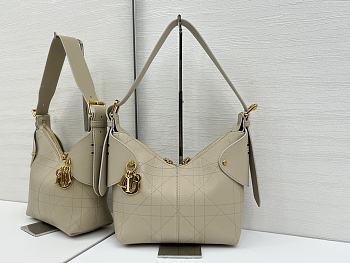 Colestore Dior Small Voyage Bag Powder Beige Flat Macrocannage Grained Calfskin 22x15x9.5cm