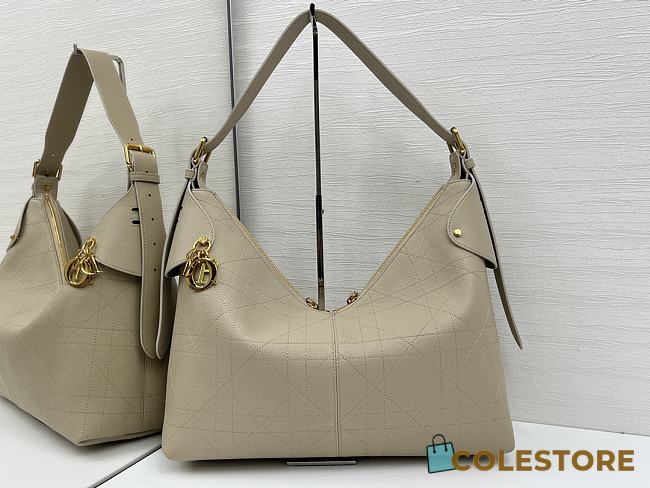 Colestore Dior Large Voyage Bag Powder Beige Flat Macrocannage Grained Calfskin 34x22x13cm - 1