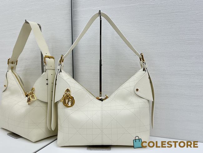 Colestore Dior Medium Voyage Bag White Flat Macrocannage Grained Calfskin 28x18x12cm - 1