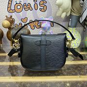 Colestore Louis Vuitton Saumur BB Black Epi Cowhide With Grain 20 x 16 x 7.5 cm - 4