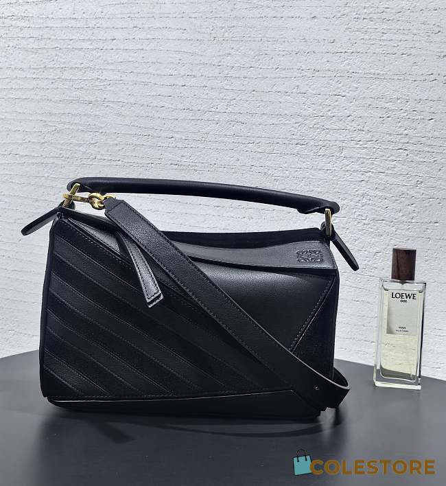 Colestore Loewe Small Puzzle Bag in Classic Calfskin and Suede Black 24x16x10cm - 1