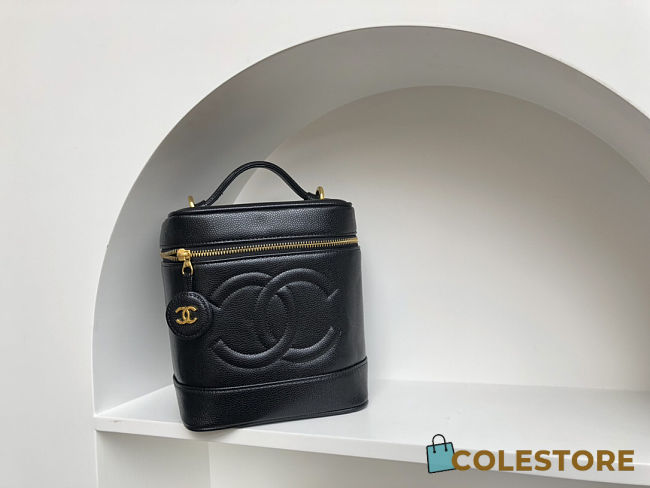 Colestore Chanel Vintage Black Cosmetic Case in Caviar Leather 15 × 12 × 17 cm. - 1