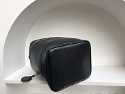 Colestore Chanel Vintage Black Cosmetic Case in Caviar Leather 15 × 12 × 17 cm. - 5