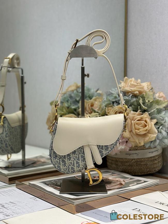 Colestore Dior Mini Soft Saddle Bag with Strap Blue Dior Oblique Chambray with Raffia Effect and Light Biscuit Smooth Calfskin 20 x 14 x 6 cm - 1