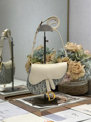 Colestore Dior Mini Soft Saddle Bag with Strap Blue Dior Oblique Chambray with Raffia Effect and Light Biscuit Smooth Calfskin 20 x 14 x 6 cm