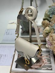 Colestore Dior Mini Soft Saddle Bag with Strap Blue Dior Oblique Chambray with Raffia Effect and Light Biscuit Smooth Calfskin 20 x 14 x 6 cm - 6