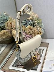 Colestore Dior Mini Soft Saddle Bag with Strap Blue Dior Oblique Chambray with Raffia Effect and Light Biscuit Smooth Calfskin 20 x 14 x 6 cm - 5
