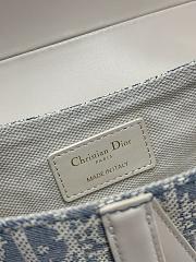 Colestore Dior Mini Soft Saddle Bag with Strap Blue Dior Oblique Chambray with Raffia Effect and Light Biscuit Smooth Calfskin 20 x 14 x 6 cm - 3