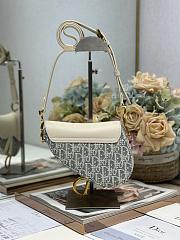 Colestore Dior Mini Soft Saddle Bag with Strap Blue Dior Oblique Chambray with Raffia Effect and Light Biscuit Smooth Calfskin 20 x 14 x 6 cm - 2
