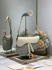 Colestore Dior Medium Soft Saddle Bag with Strap Blue Dior Oblique Chambray with Raffia Effect and Light Biscuit Smooth Calfskin 24 x 20 x 7 cm - 1