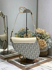 Colestore Dior Medium Soft Saddle Bag with Strap Blue Dior Oblique Chambray with Raffia Effect and Light Biscuit Smooth Calfskin 24 x 20 x 7 cm - 5