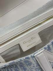 Colestore Dior Medium Soft Saddle Bag with Strap Blue Dior Oblique Chambray with Raffia Effect and Light Biscuit Smooth Calfskin 24 x 20 x 7 cm - 3