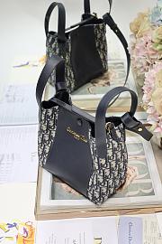 Colestore Dior Small Signature Bucket Bag Blue Dior Oblique Jacquard and Smooth Calfskin 21×19×11cm - 6