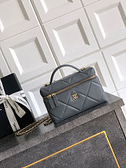 Colestore Chanel Vanity with Chain Grained Shiny Calfskin & Gold-Tone Metal Dark Grey 17x19.5x5cm - 1