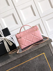 Colestore Chanel Vanity with Chain Grained Shiny Calfskin & Gold-Tone Metal Light Pink 17x19.5x5cm - 4