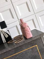 Colestore Chanel Vanity with Chain Grained Shiny Calfskin & Gold-Tone Metal Light Pink 17x19.5x5cm - 2
