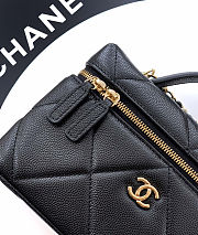 Colestore Chanel Vanity with Chain Grained Shiny Calfskin & Gold-Tone Metal Black 17x19.5x5cm - 4