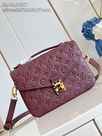 Colestore Louis Vuitton Pochette Metis MM Garnet 25 x 19 x 7cm