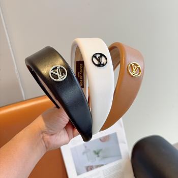 Colestore Louis Vuitton LV Logo Emblem Headband