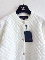 Colestore Louis Vuitton Diamond-Pattern Textured Knit Cardigan in White - 5