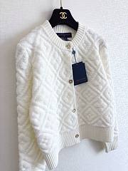 Colestore Louis Vuitton Diamond-Pattern Textured Knit Cardigan in White - 2