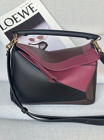 Colestore Loewe x Albers Small Puzzle Bag in Nappa Calfskin Black/Burgundy 24x16.5x10.5cm