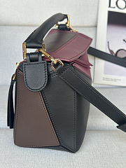 Colestore Loewe x Albers Small Puzzle Bag in Nappa Calfskin Black/Burgundy 24x16.5x10.5cm - 2