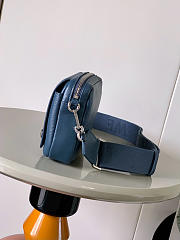 Colestore Loewe Small Pebble Messenger Bag in Supple Grained Calfskin Blue 20x12.5x6cm - 4