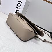 Colestore Loewe Bolsa Ola Média Com Corrente Neutral 26x18x13cm - 5