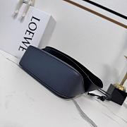 	 Colestore Loewe Bolsa Ola Média Com Corrente Navy 26x18x13cm - 5