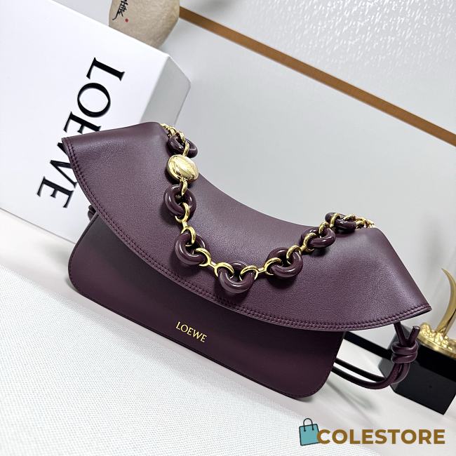 	 Colestore Loewe Bolsa Ola Média Com Corrente Burgundy 26x18x13cm - 1