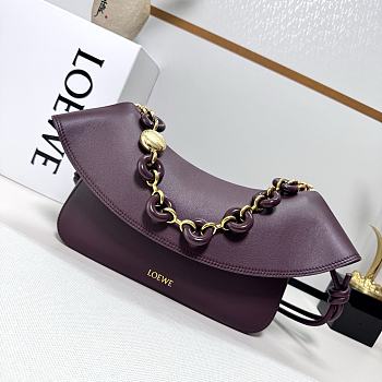	 Colestore Loewe Bolsa Ola Média Com Corrente Burgundy 26x18x13cm